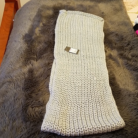 Grey Shimmering Infinity Scarf - Picture 3 of 4